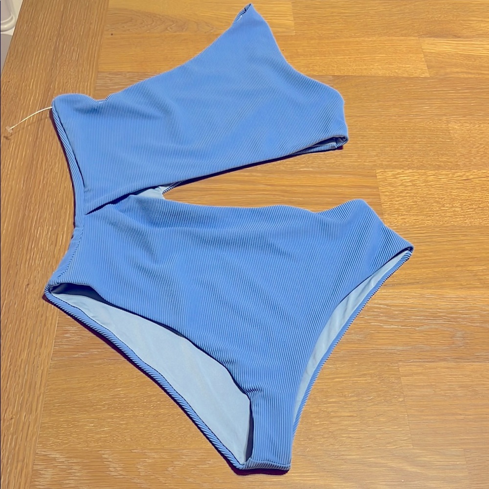 Beach riot One-Shoulder one piece light Blue side cut out Swimsuit size M - Picture 3 of 7